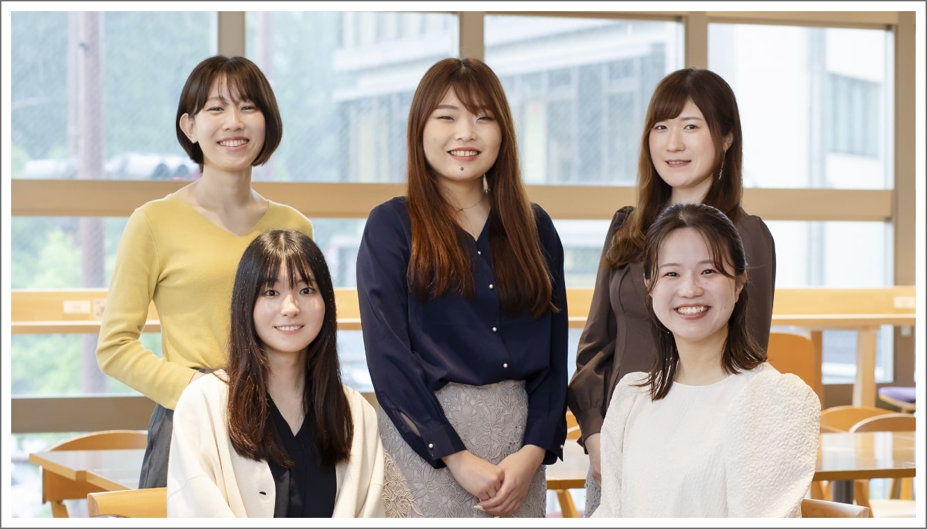 女子大学生のみなさんとメーカー4社の女性社員