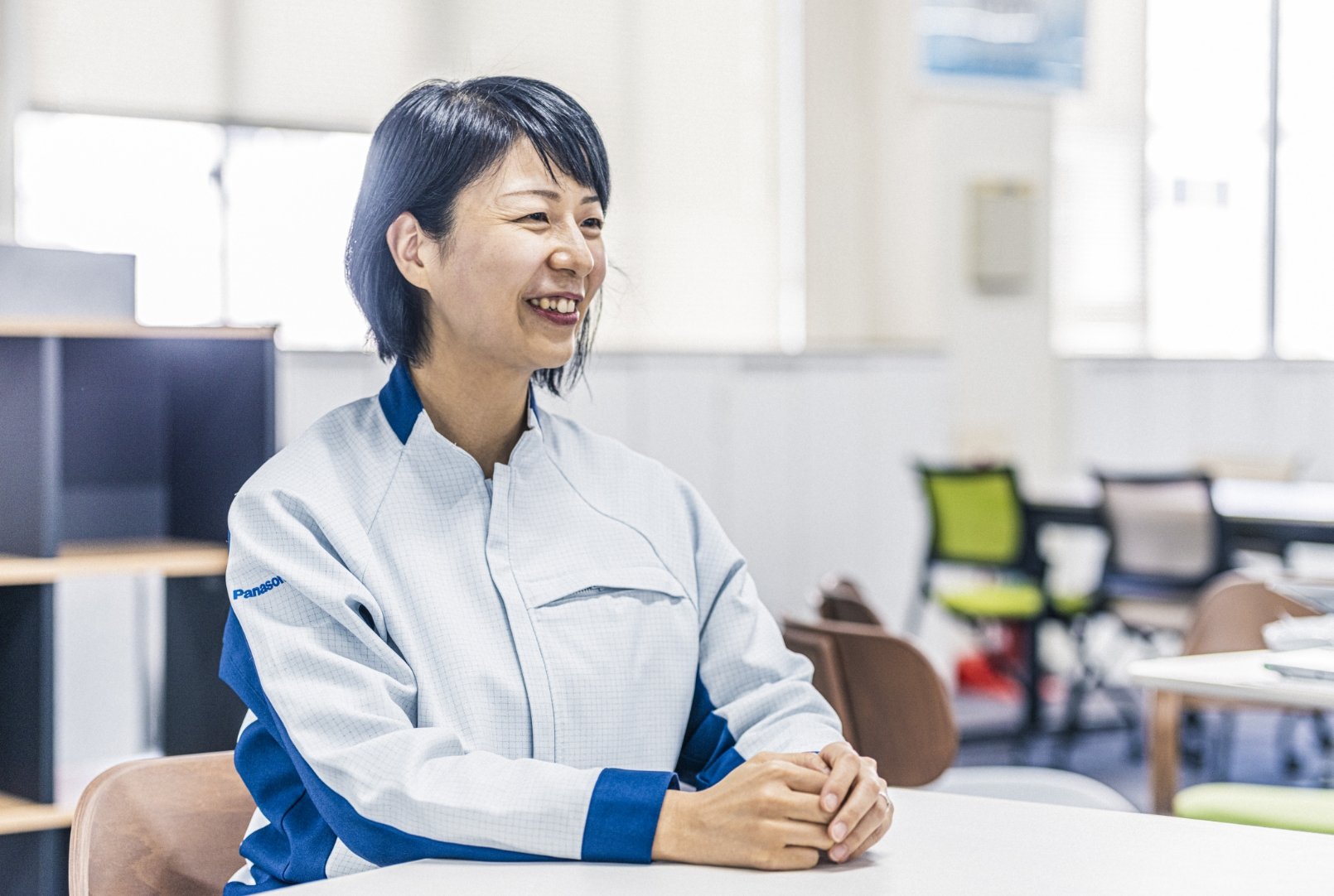 笑顔で話す木村さん