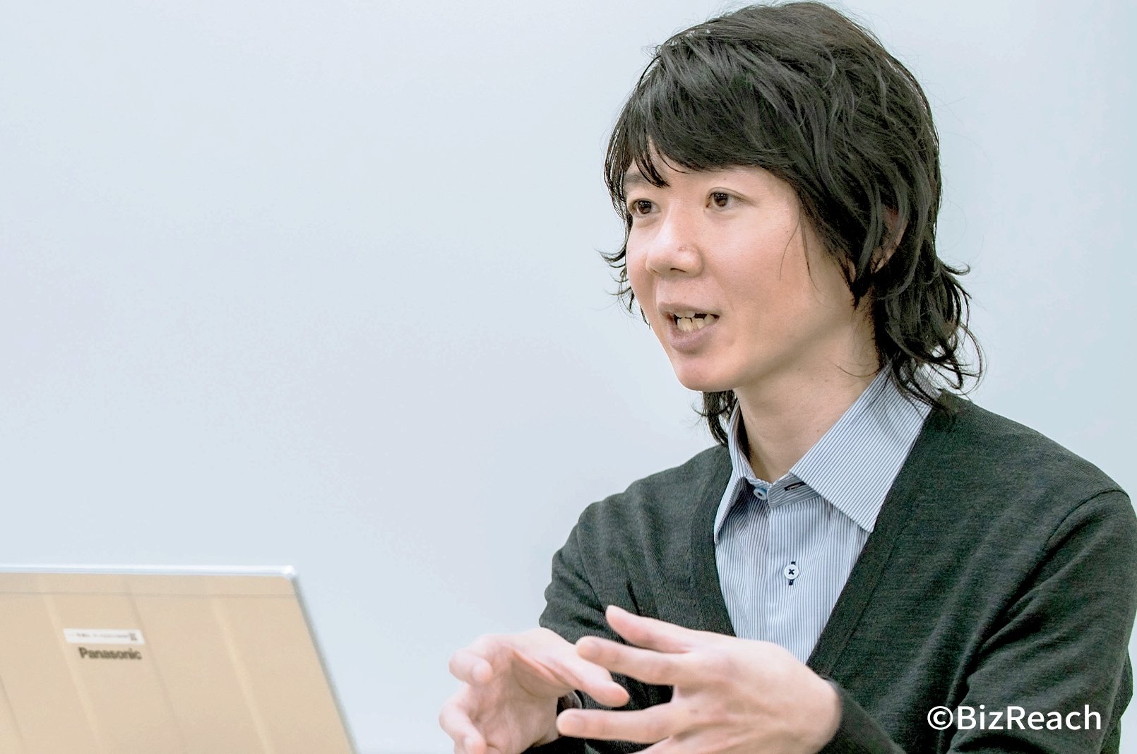 真剣に話す内村さん