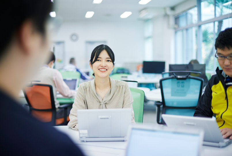 会話をする村上 芽生さん