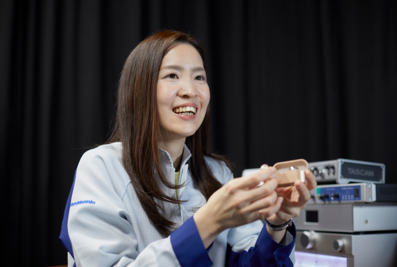 笑顔で話す小矢 美奈子さん