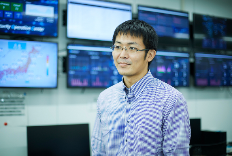 微笑む岸川 剛さん