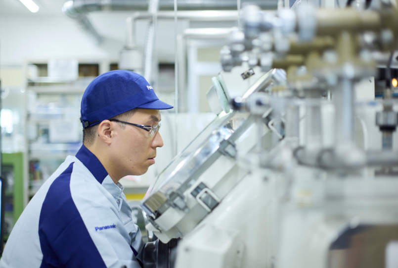 作業中の渡邊さん